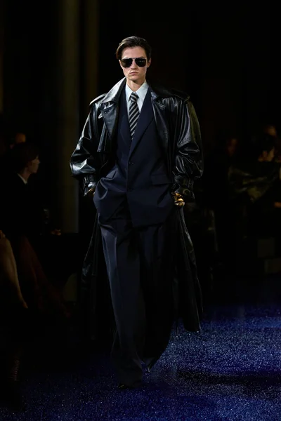 Look 13